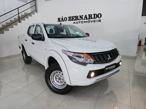 MITSUBISHI L200 TRITON 2.4 16V TURBO DIESEL GL CD 4X4 MANUAL MITSUBISHI L200 TRITON 2.4 16V TURBO DIESEL GL CD 4X4 MANUAL